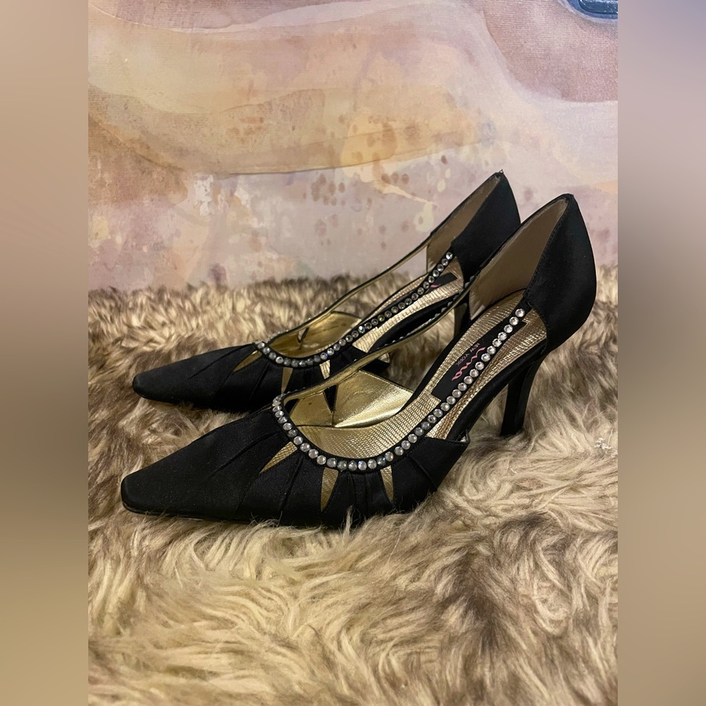 Nina black heals with crystal lined detail (Size 5.5 Women’s US)